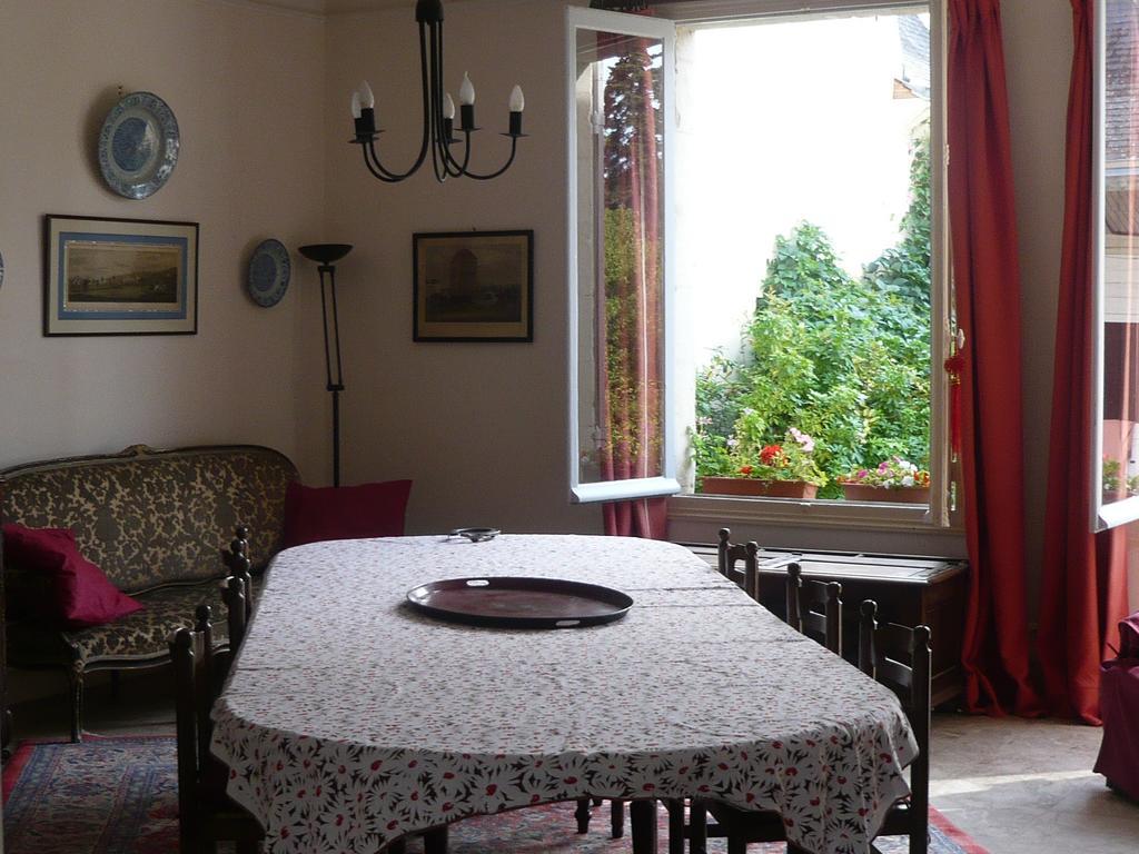 Les Longchamps Bed & Breakfast Neuillé Exterior foto