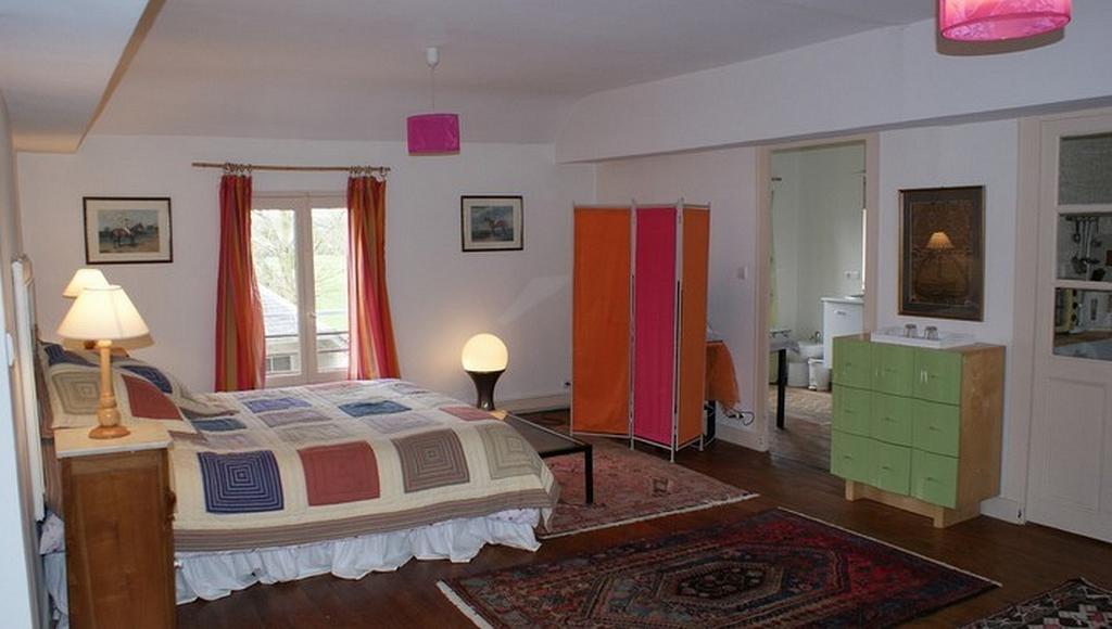 Les Longchamps Bed & Breakfast Neuillé Exterior foto